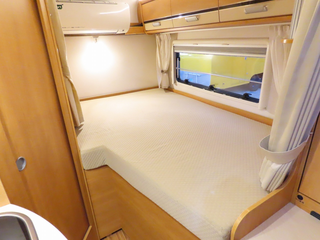 キャンピングカーキャブコン