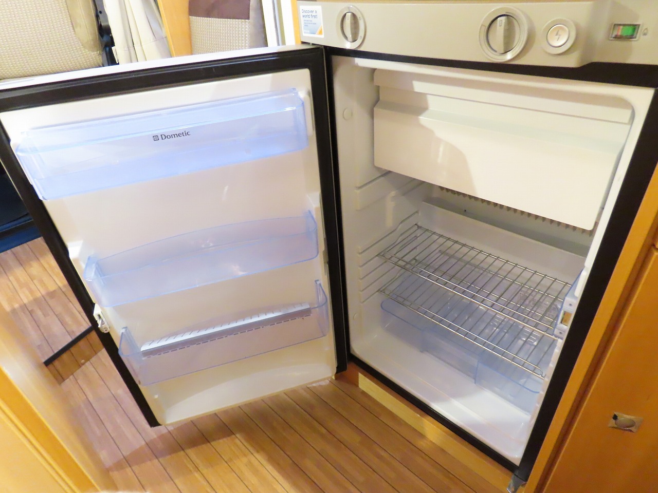 キャンピングカーキャブコン