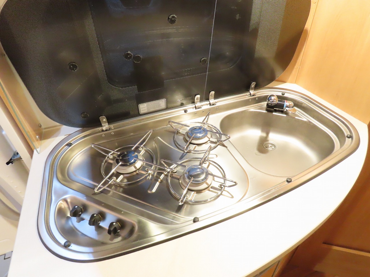 キャンピングカーキャブコン