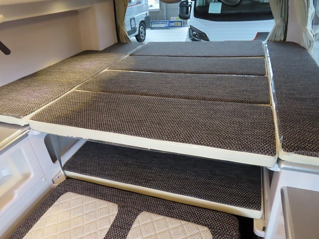 キャンピングカーバンコン