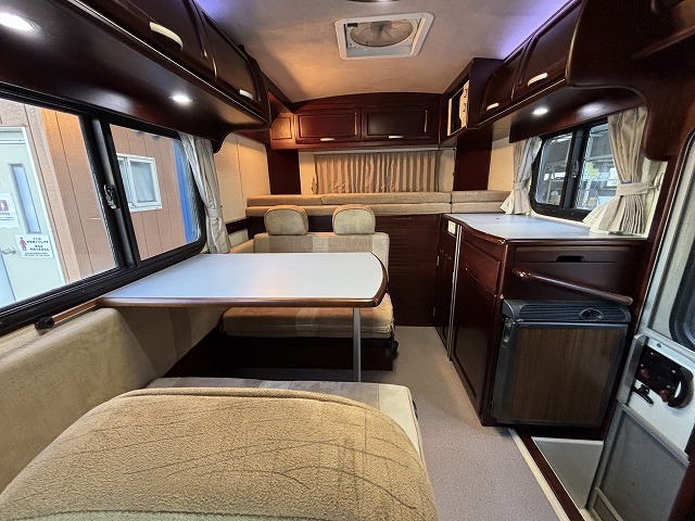 キャンピングカーキャブコン