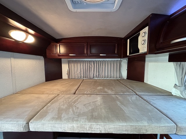 キャンピングカーキャブコン