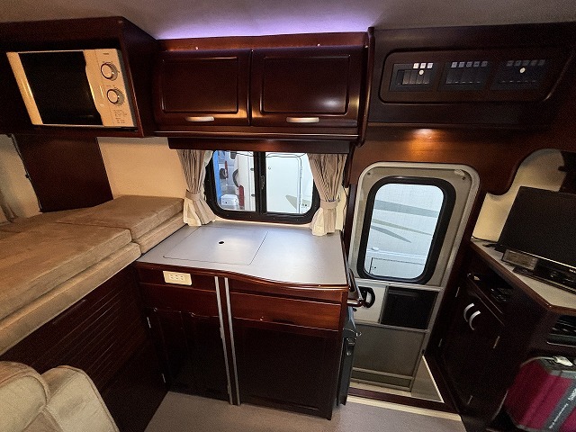 キャンピングカーキャブコン