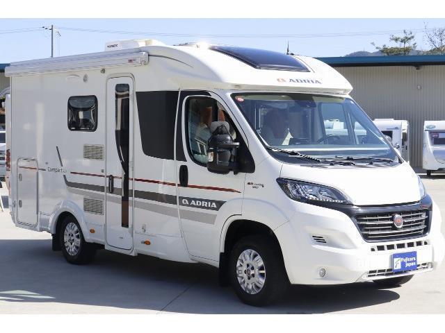 キャンピングカーキャブコン