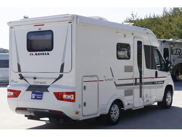 キャンピングカーキャブコン