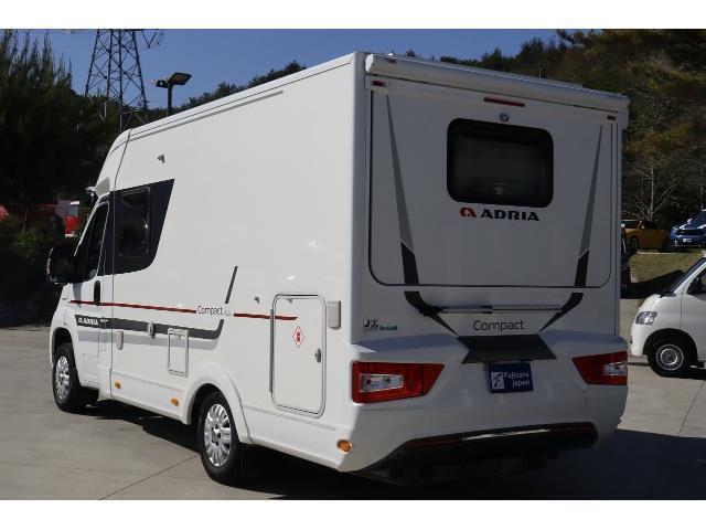 キャンピングカーキャブコン