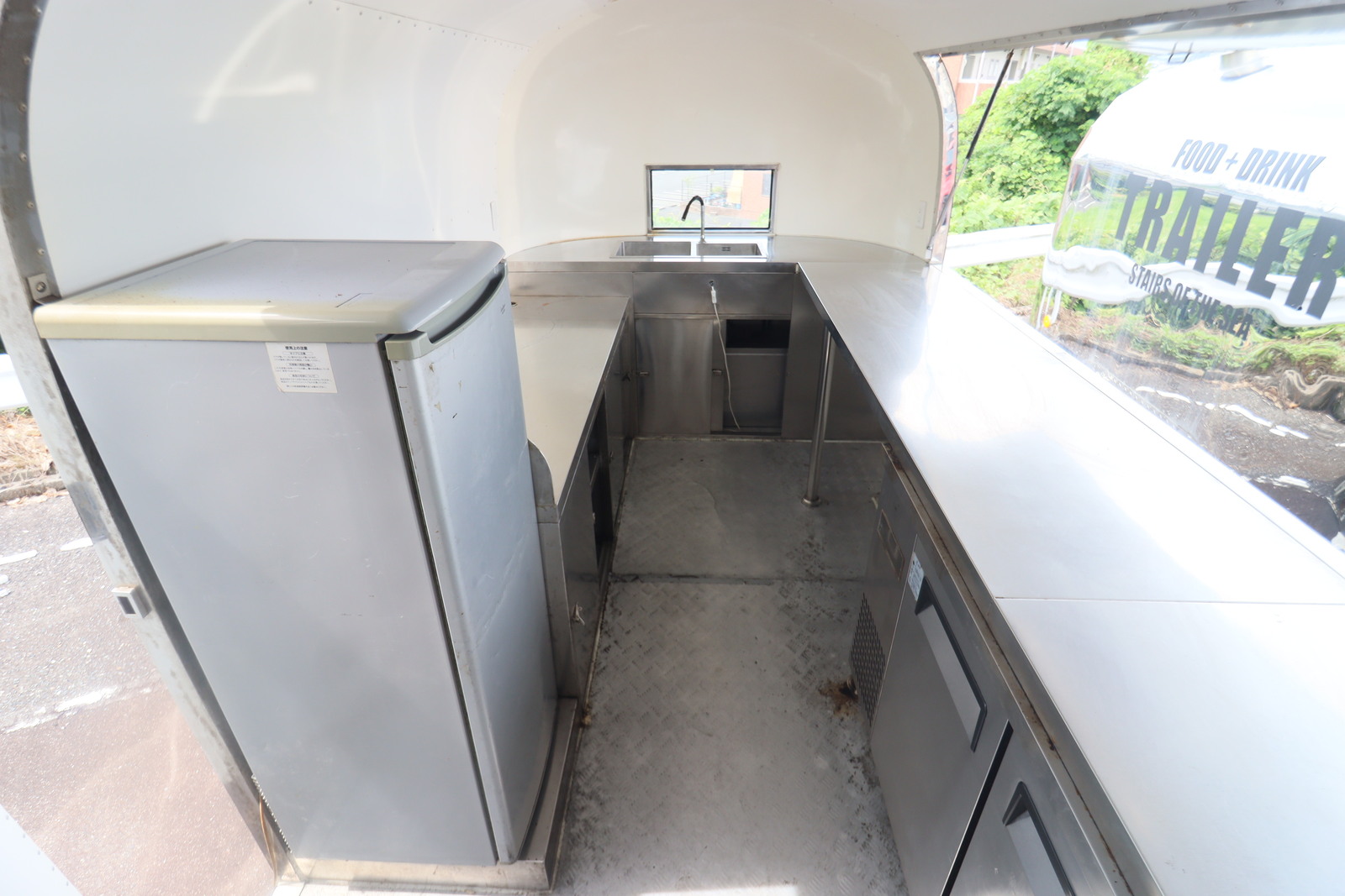 キャンピングカートレーラー