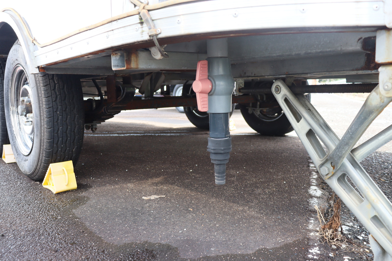 キャンピングカートレーラー