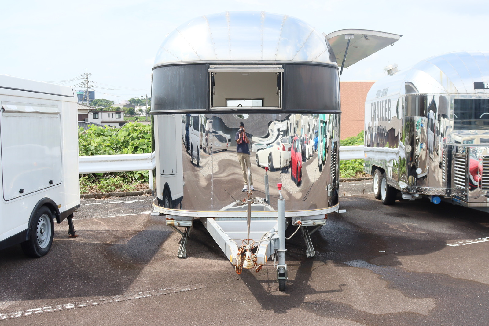 キャンピングカートレーラー