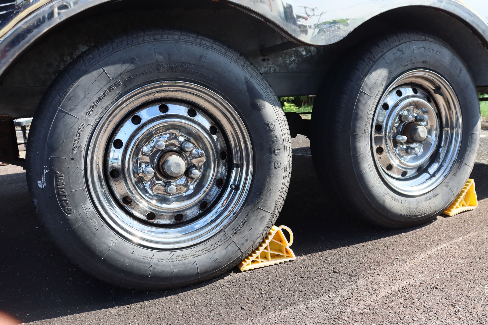 キャンピングカートレーラー