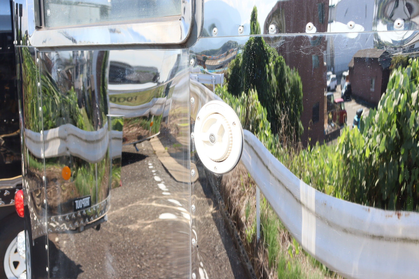 キャンピングカートレーラー