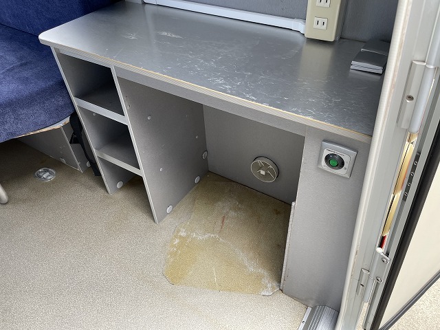 キャンピングカートレーラー