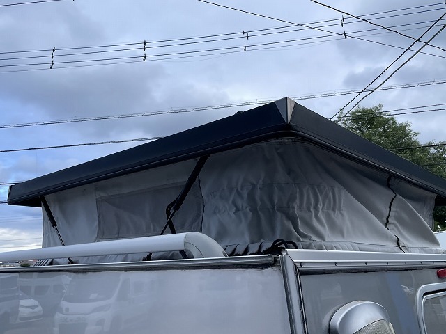 キャンピングカートレーラー