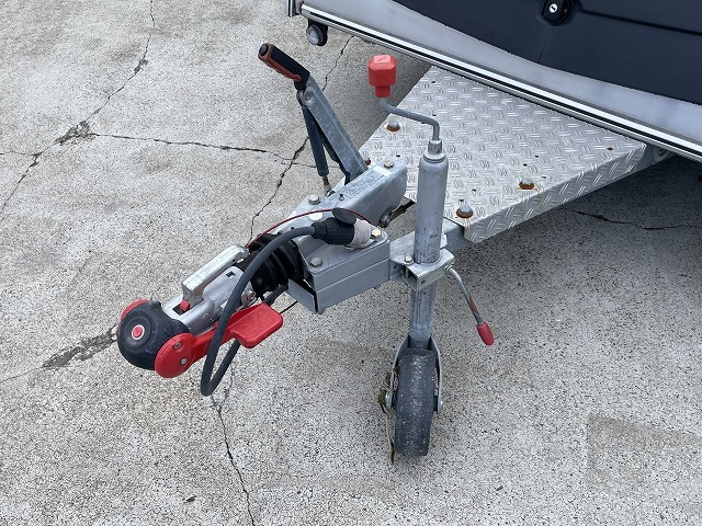 キャンピングカートレーラー