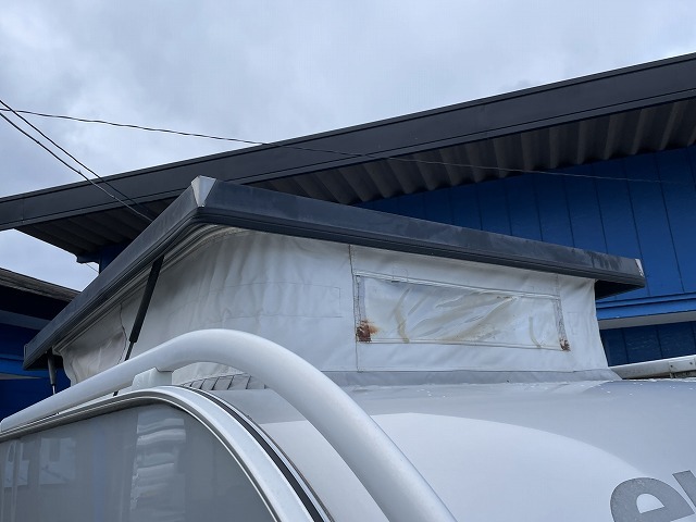 キャンピングカートレーラー