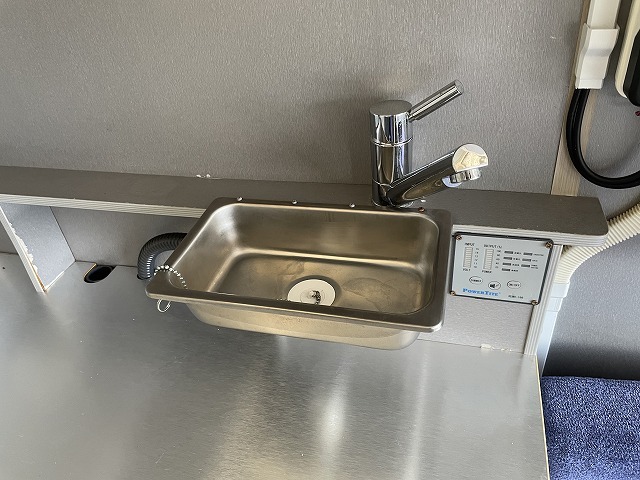 キャンピングカートレーラー