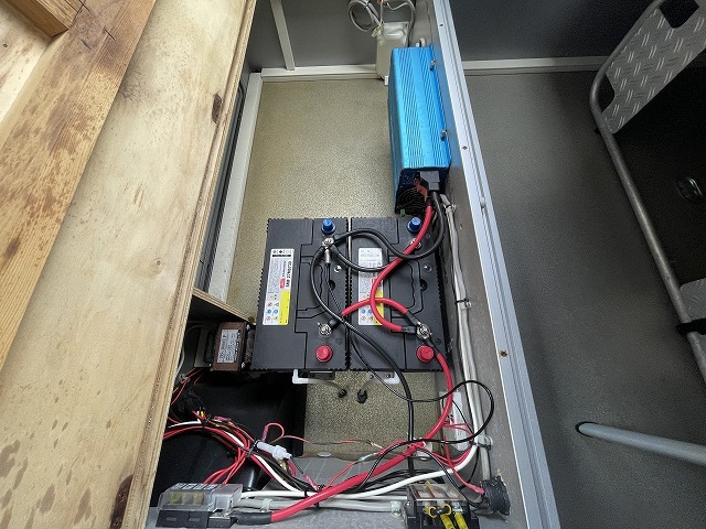 キャンピングカートレーラー