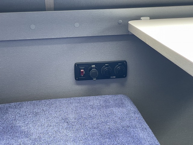 キャンピングカートレーラー