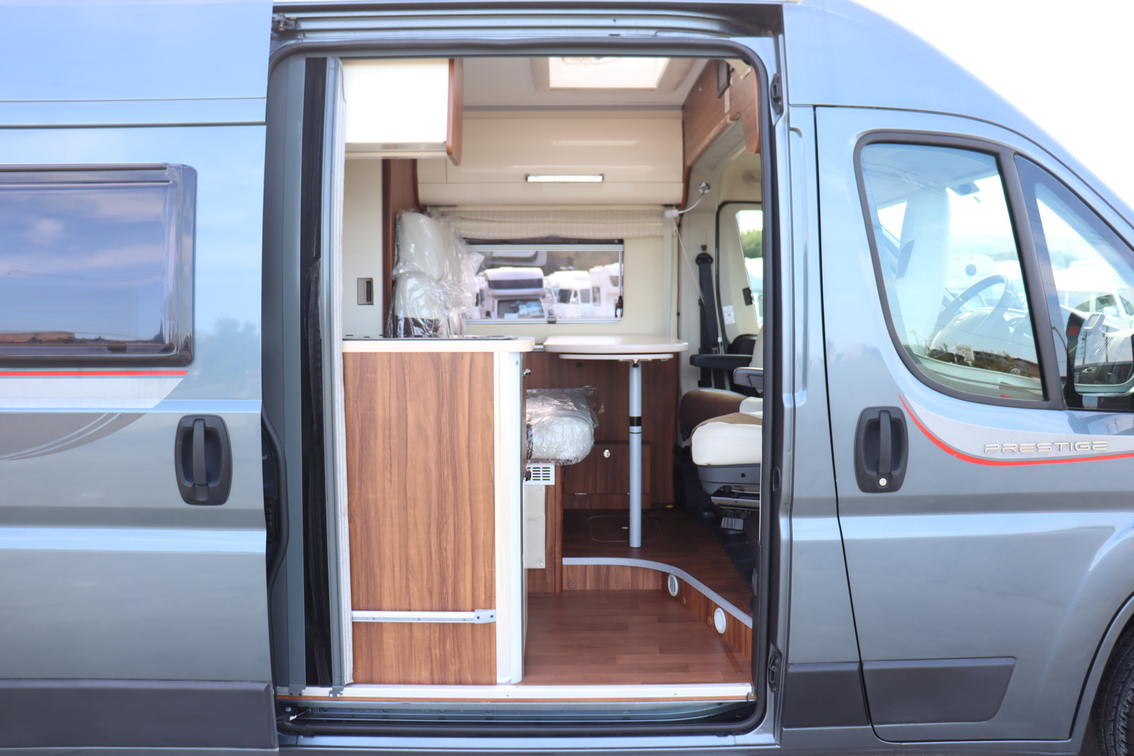 キャンピングカーバンコン