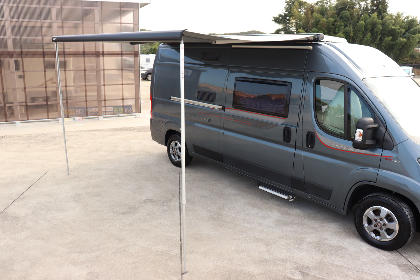 キャンピングカーバンコン