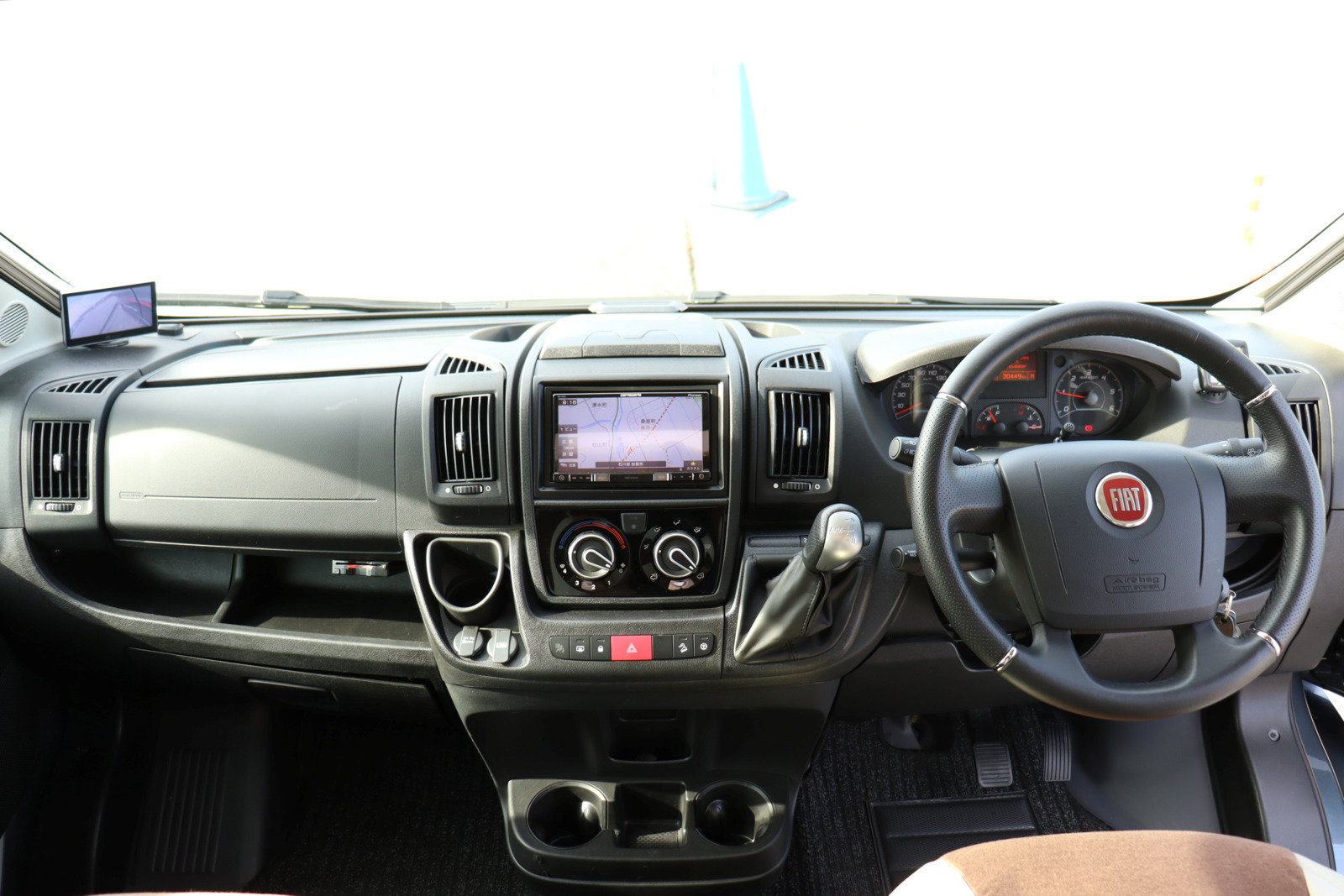 キャンピングカーバンコン