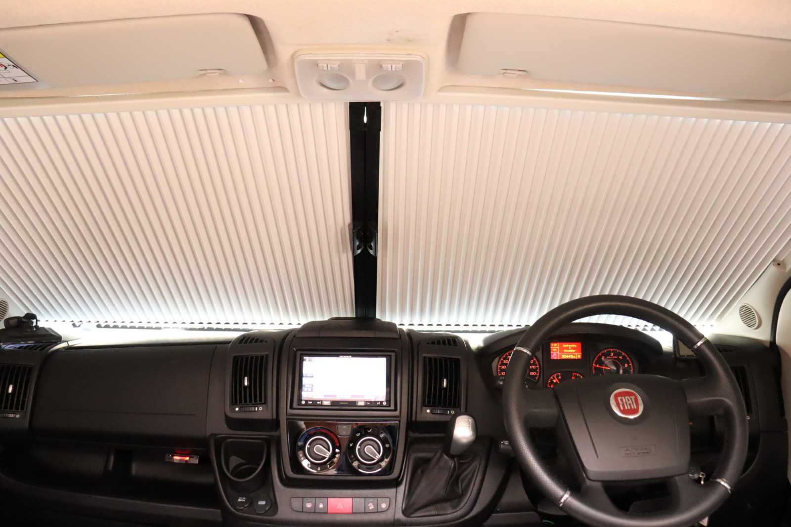 キャンピングカーバンコン