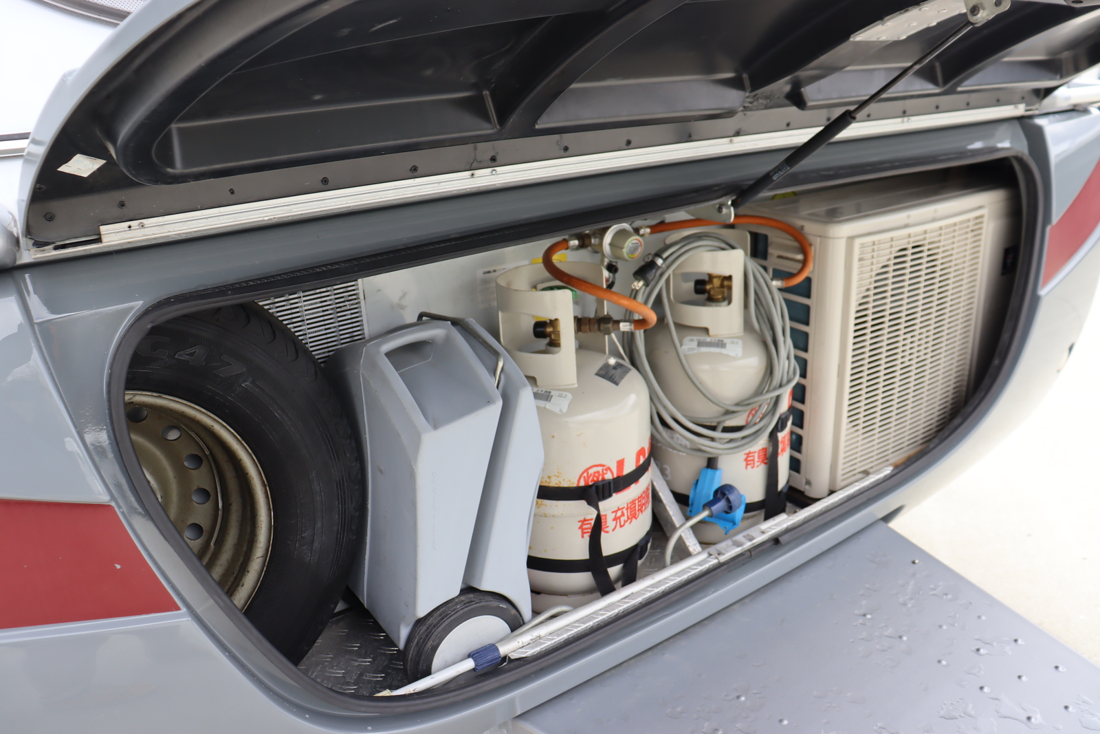 キャンピングカートレーラー