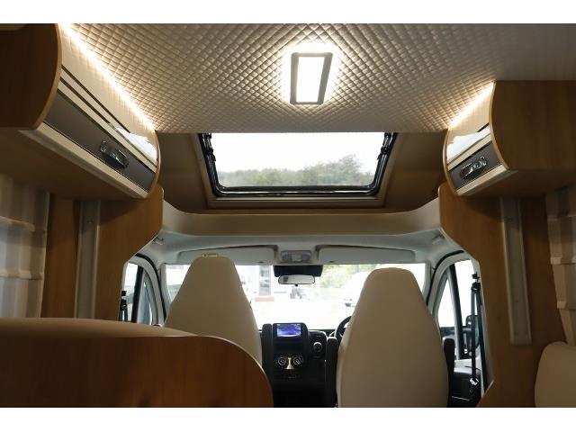 キャンピングカーキャブコン