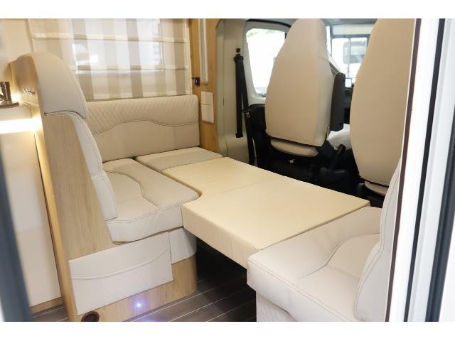 キャンピングカーキャブコン