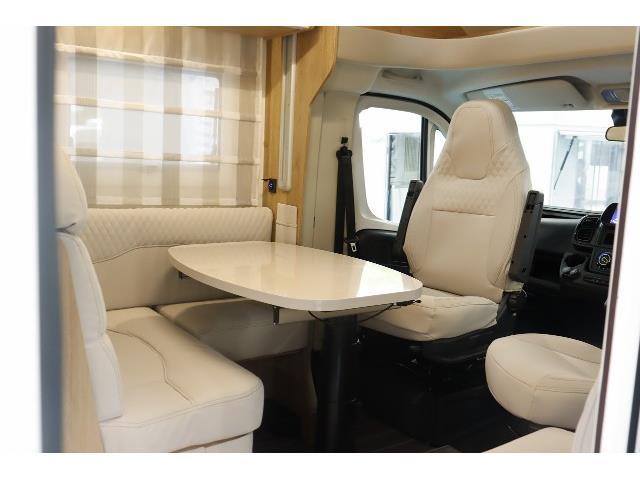 キャンピングカーキャブコン