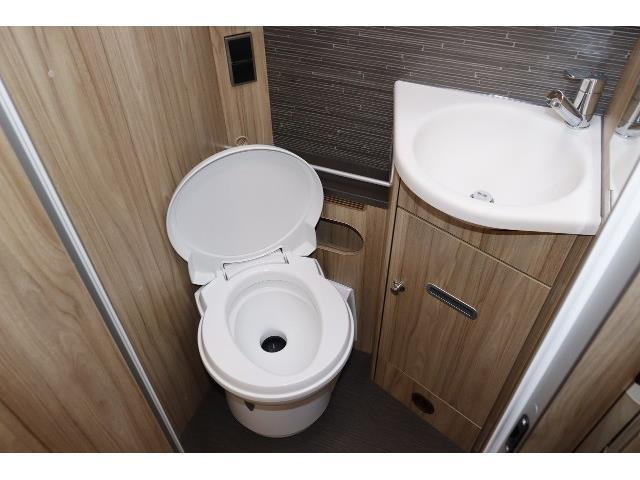 キャンピングカーキャブコン