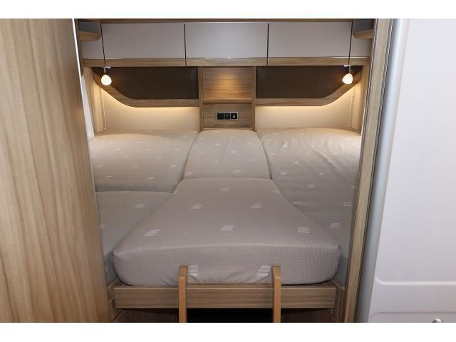 キャンピングカーキャブコン