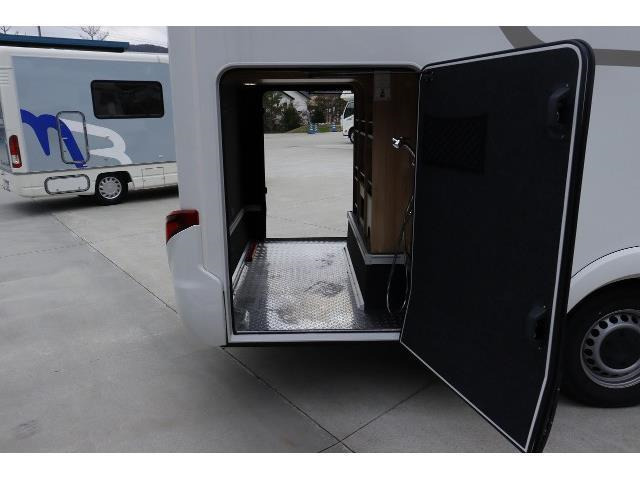 キャンピングカーキャブコン