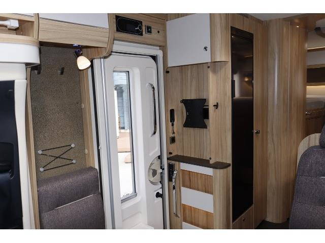 キャンピングカーキャブコン