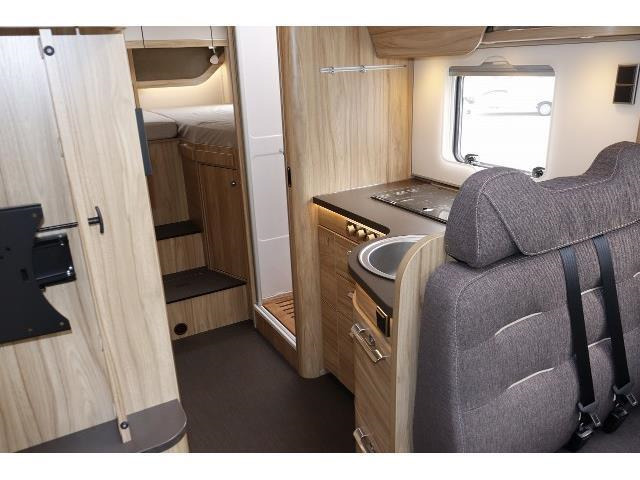 キャンピングカーキャブコン