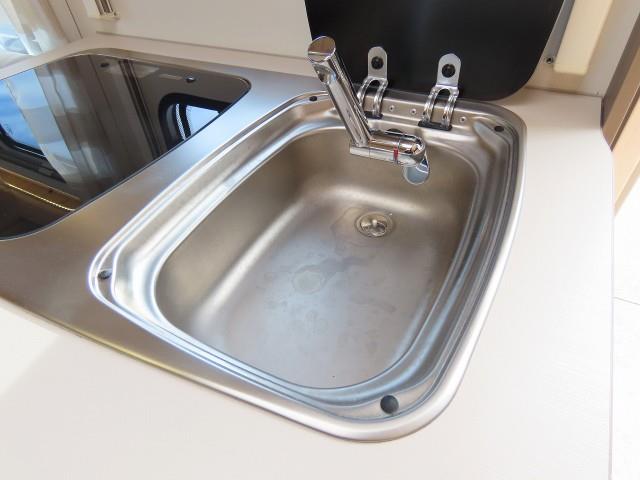 キャンピングカートレーラー