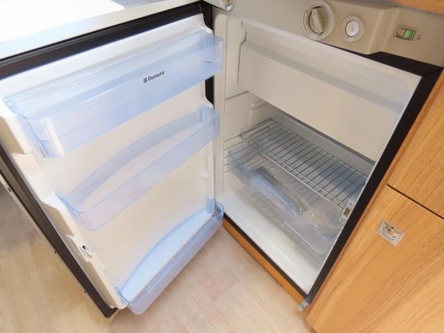 キャンピングカートレーラー