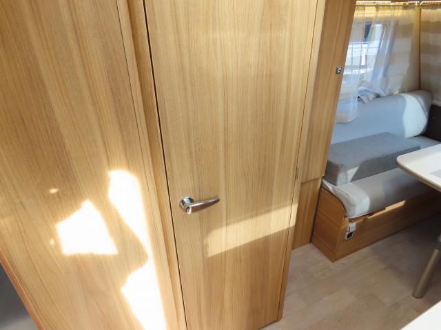 キャンピングカートレーラー