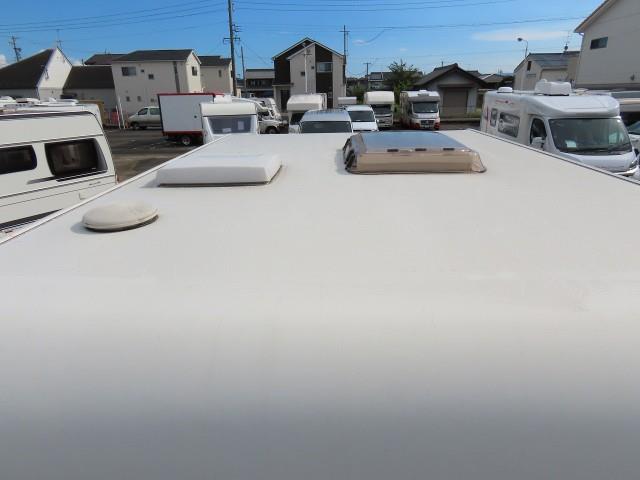 キャンピングカートレーラー