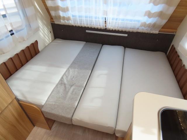 キャンピングカートレーラー