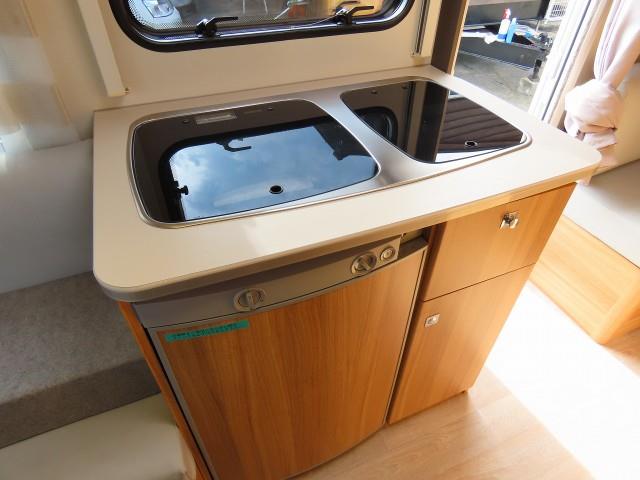 キャンピングカートレーラー