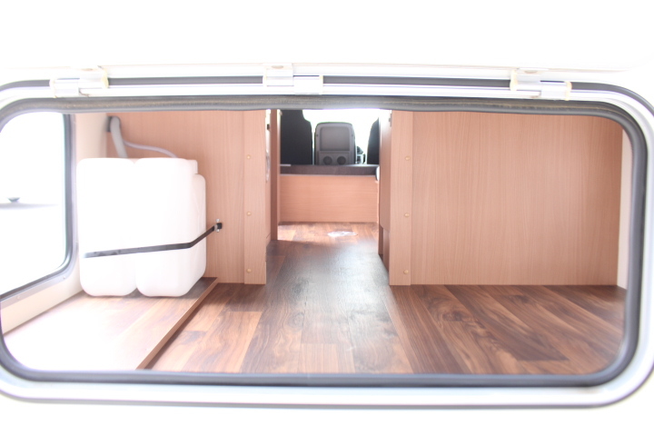 キャンピングカーキャブコン