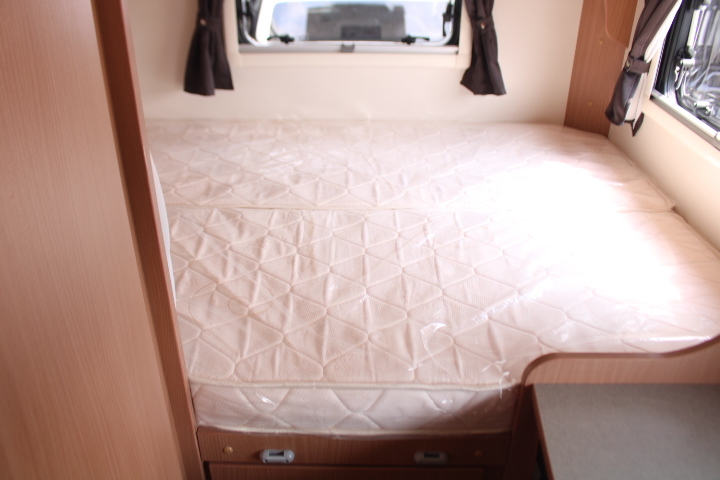 キャンピングカーキャブコン