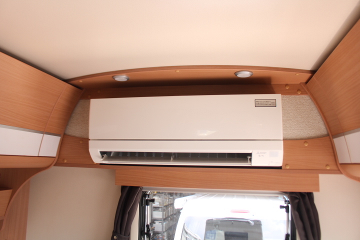 キャンピングカーキャブコン