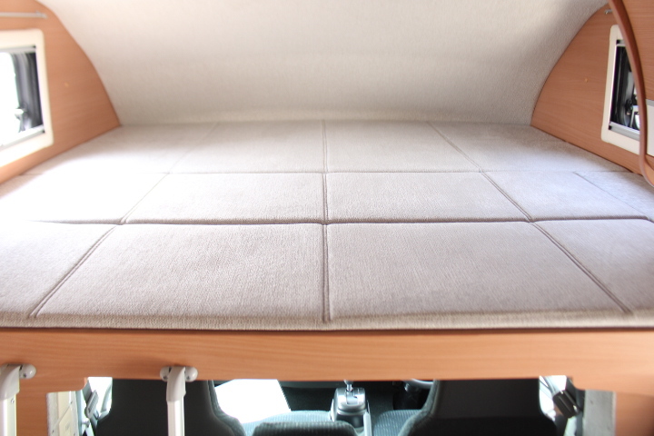 キャンピングカーキャブコン