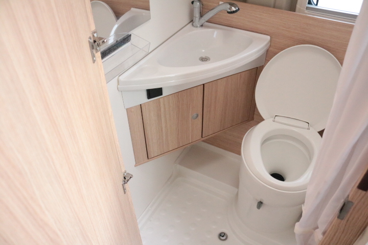 キャンピングカーバンコン