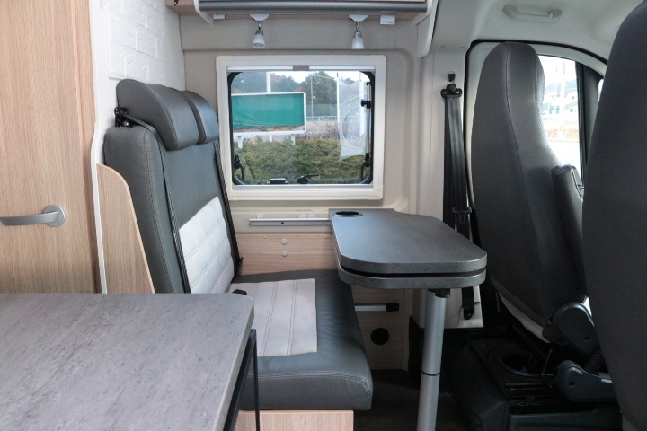 キャンピングカーバンコン