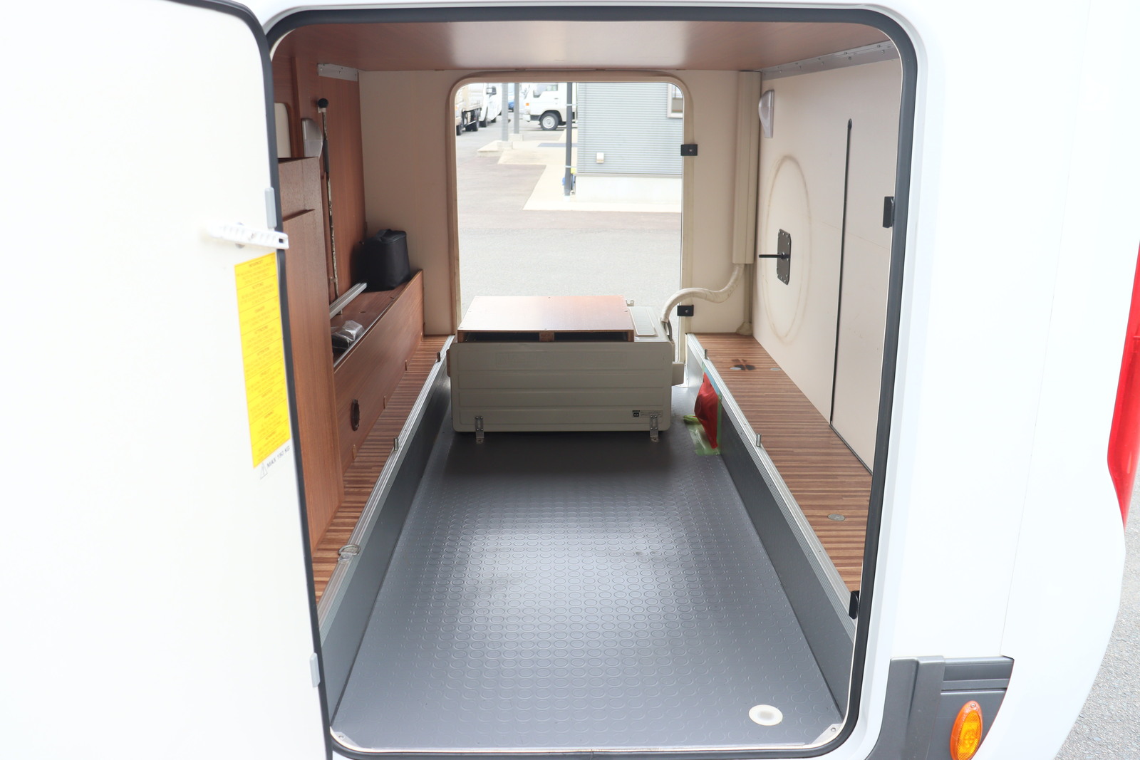 キャンピングカーキャブコン