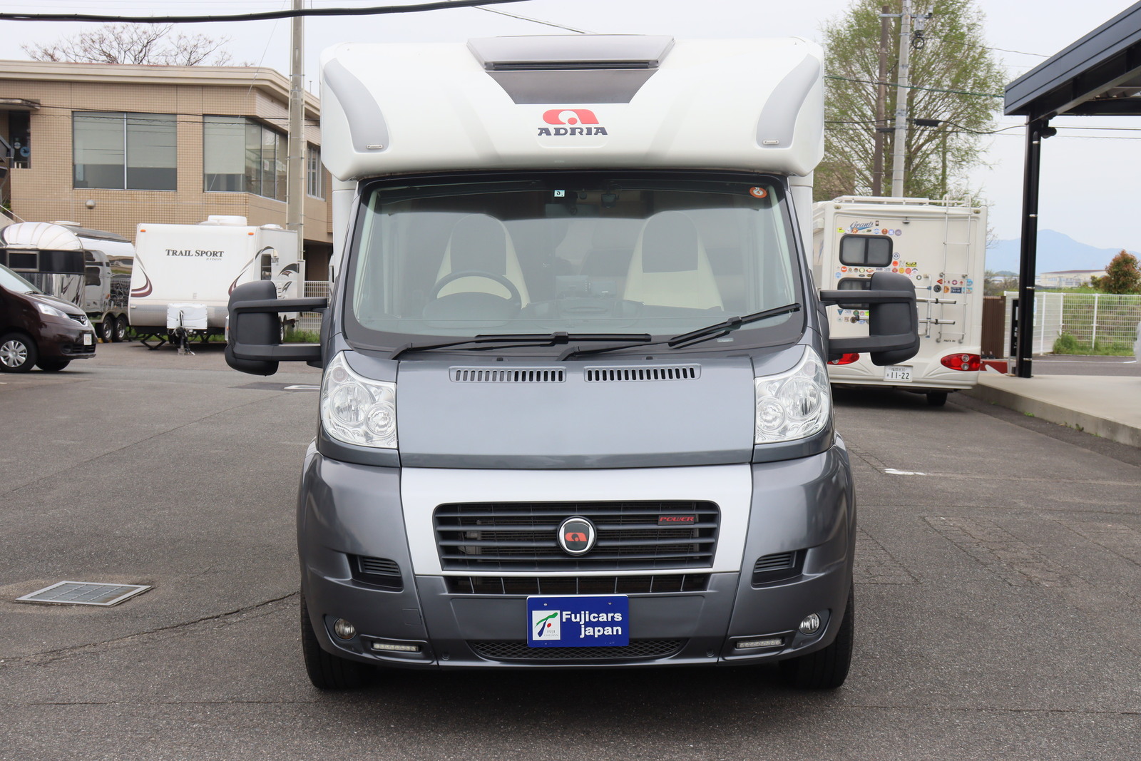 キャンピングカーキャブコン