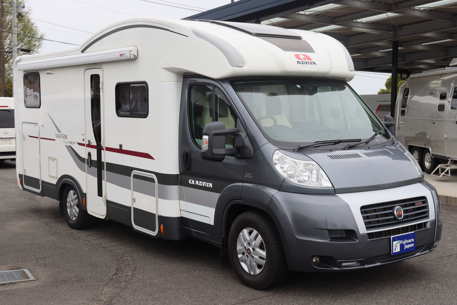 キャンピングカーキャブコン